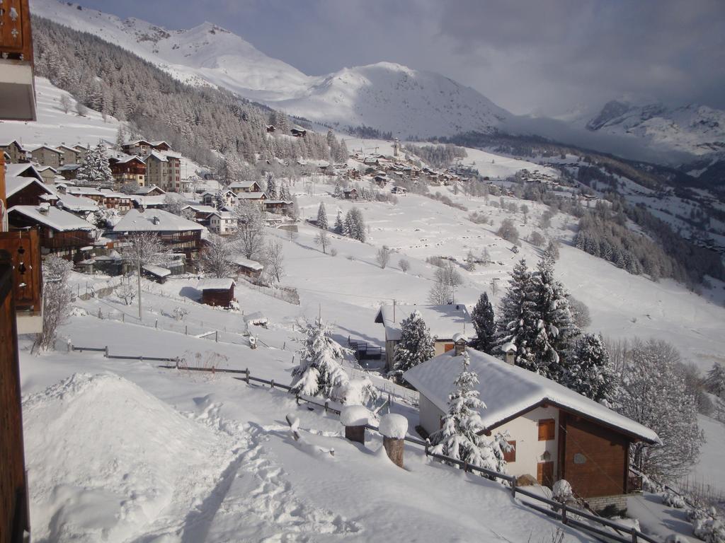Hotel Alpe Fleurie Champoluc Bagian luar foto