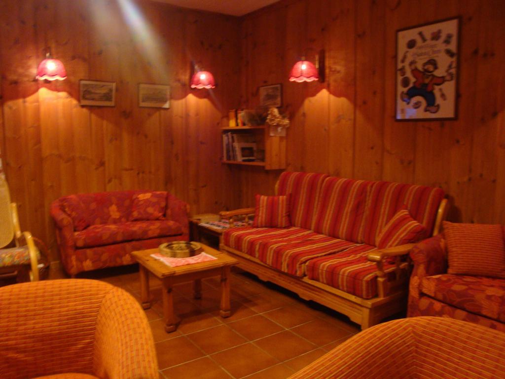 Hotel Alpe Fleurie Champoluc Bagian luar foto